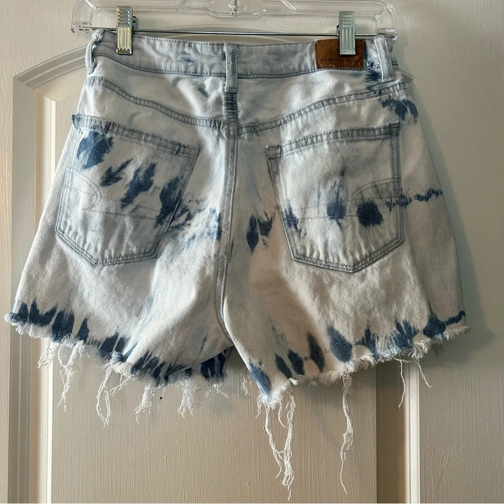 American Eagle Highest Rise Mom Short Acid Wash Shorts Women’s 2 Distressed Hem - Picture 2 of 11